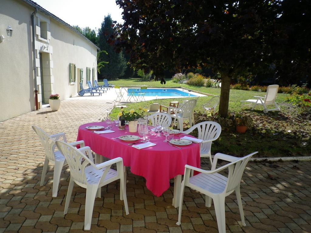 Hotel Logis Du Jacquelin Doussay Exteriér fotografie