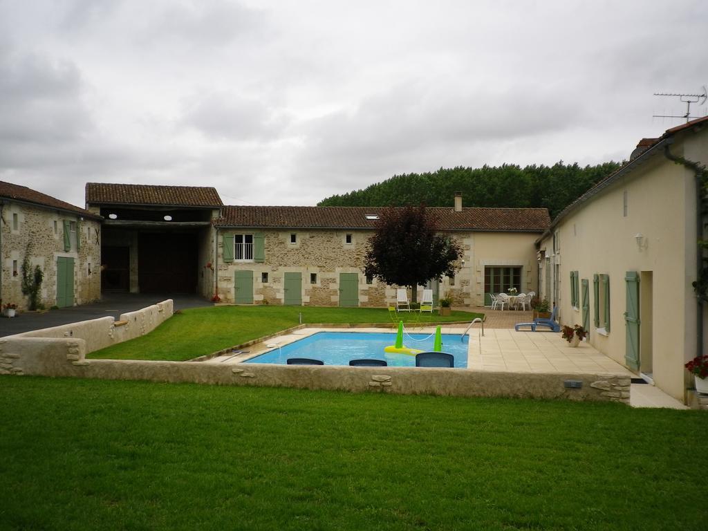 Hotel Logis Du Jacquelin Doussay Exteriér fotografie